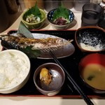 上野アメ横のひもの屋 - 途中・全体図。