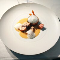 レストランひらまつ 広尾 - 肉料理　ブルターニュ産仔牛ロースのムニエル　季節の茸のボルドレーズと空豆