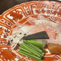 室町 和久傳 - 刺身：トラフグ、細ネギ、煎り酒