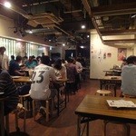 Iseya - にぎわう店内