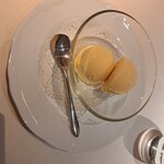 大観苑 - バニラアイスクリームです。甘さを抑えてある分、ミルクの旨味が最高でした。