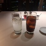大観苑 - お冷とコカコーラです。