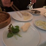 大観苑 - 北京ダックを作る様子です。