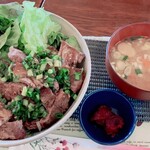 メリーゴーラウンドカフェ - ステーキ丼