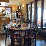 メリーゴーラウンドカフェ - 店内