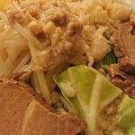 麺屋 あら関 - 背脂、豚はロース