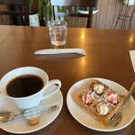 cafeかのん - コーヒーとアフタヌーンサービスのワッフル