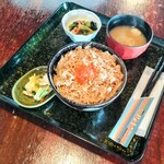 光る海 - ズワイかにめし