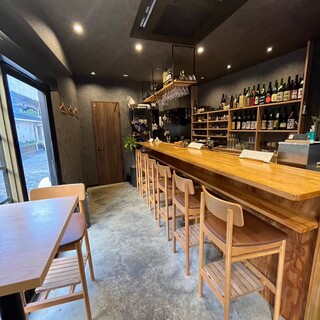 8名様以上で貸切可◎カウンターとテーブル席完備のお洒落空間