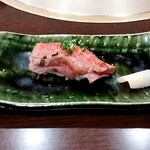 特選飛騨牛 花ざくろ - 飛騨牛のレア握り