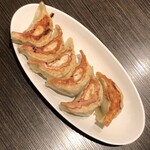 成城飯店 - 焼き餃子