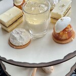 DINING & BAR TABLE 9 TOKYO - 