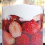 ラ・コート・ダジュール - ジュレの中に苺がぎっしり｡