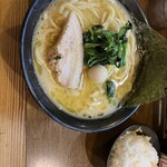 濃厚豚骨ラーメン 濱虎家 - 