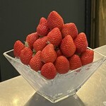 SATSUKI LOUNGE - いちごのタワー(別料金)