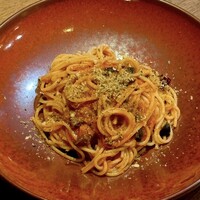 トマトとオリーブ・アンチョビのスパゲッティ