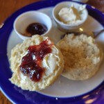 THE THREE LITTLE PIGS - 