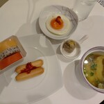 Royal Orchid Lounge - 