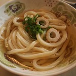 かけ小、チクワがトッピングされています。