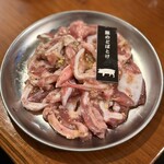 焼肉 ホルモン道場 闇市肉酒場 - 喉ぼとけ（豚）