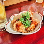 酒と飯 橙 - 鳥の唐揚げ自家製にんにくだれ