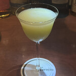 バー キュラソー - ラフランスのショートカクテル