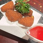 ダイニングキッチンバーアジト - 