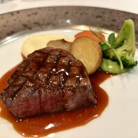 パノラミックレストラン ル・ノルマンディ - 国産牛フィレ肉のグリル　マディラワインソース