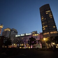 パノラミックレストラン ル・ノルマンディ - 外観右手　タワー5階に〝ル・ノルマンディ〟があります