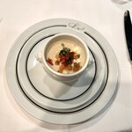 パノラミックレストラン ル・ノルマンディ - カリフラワーのヴルーテチョリソ風味　プーレロワイヤル