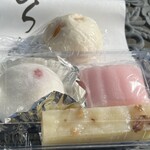 梅果堂 - いちご大福、すあま、赤飯まんじゅう、がんづき