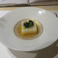 寿司と日本料理 銀座 一 - 百合根豆腐