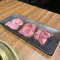 中目黒焼肉 登牛門 - 