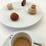 L'ORANGERIE - ミニャルディーズ、カフェ