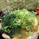 家系ラーメン たつ家 - 