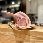 洋食 おがた - 見るからに上等な豚肉