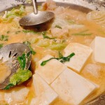 博多もつ鍋 はらへった 本陣 - 