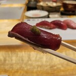 鮨やまけん - 漬けマグロ 柚子胡椒のせ