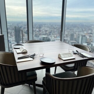 窓側テーブル(1～4名)指定不可