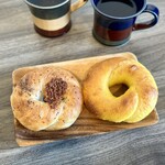 ケポベーグルズ - ・ベーグル 黒胡椒チーズ
・ベーグル かぼちゃ