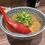 立ち呑み ソメアカ - あら煮込み豆腐（魚介！味噌！）