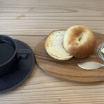 日曜日にベーグルとコーヒーと - 