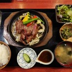 山海酒房 あかね屋 - 国産牛サーロインステーキ膳 (2,450円・税込)