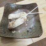 一入庵 - きなこ団子を2本取り出しました