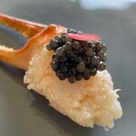 レストラン オオツ - 蟹の優しい旨みに寄り添う霞ヶ浦キャビア。石川と茨城のタッグ