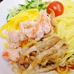 日清ラ王　袋麺屋 - 冷中の具（きゅうり・チャーシュー・玉子・トマト・本物の蟹