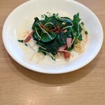 かしの木 - フランクフルトほうれん草クリーム