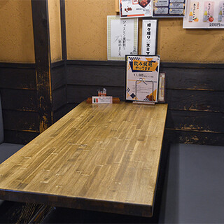 少人数で貸切可能◎活気のあるこぢんまりとした雰囲気の店内