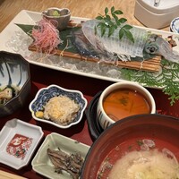 対馬のどぐろとイカ活き造り 博多 魚蔵 都ホテル店 - 