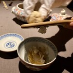 茶禅華 - 白トリュフをスライス